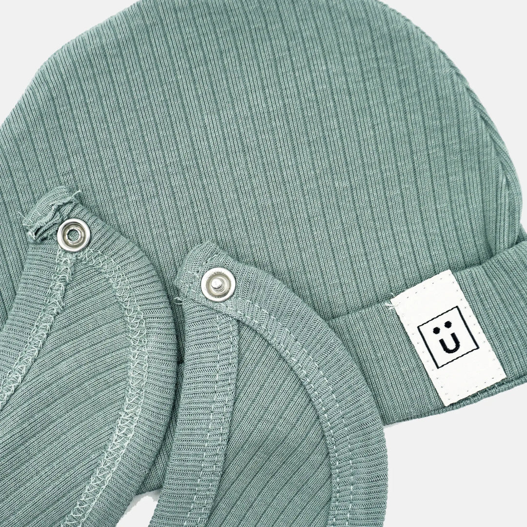 Babies Basic Ribbed Cotton Set with Sleepsuit/Romper, Cap and Bib
